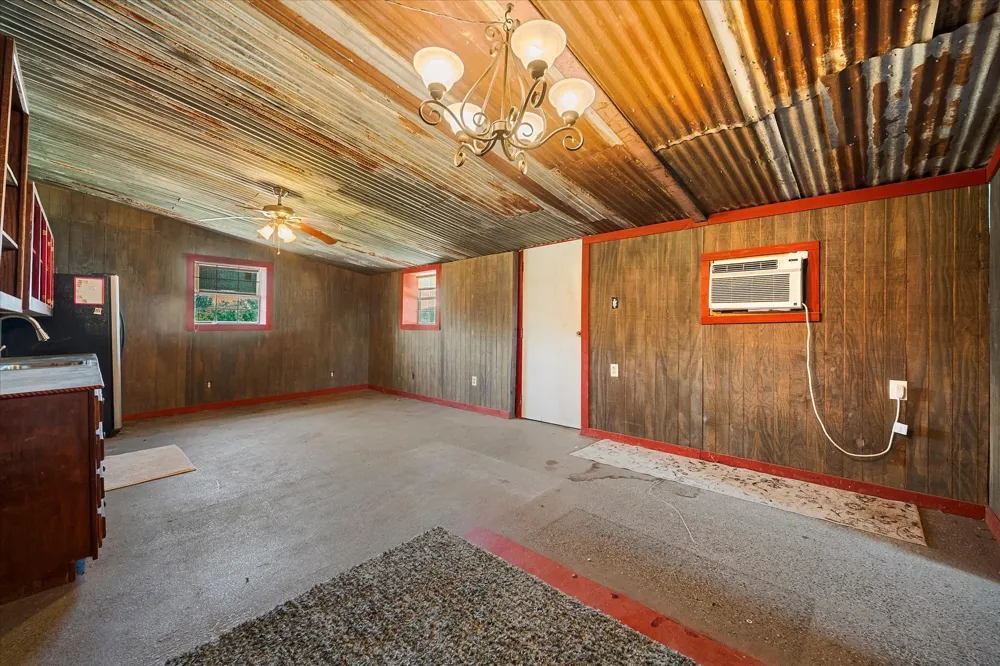 2210 County Road 1076 Celeste, TX 75423
