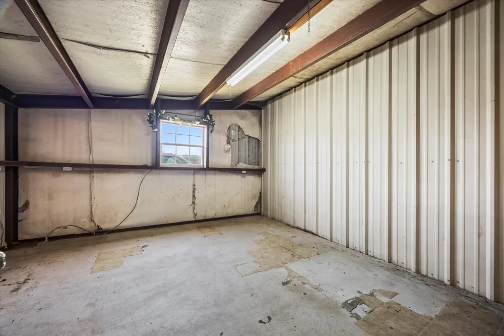 2210 County Road 1076 Celeste, TX 75423