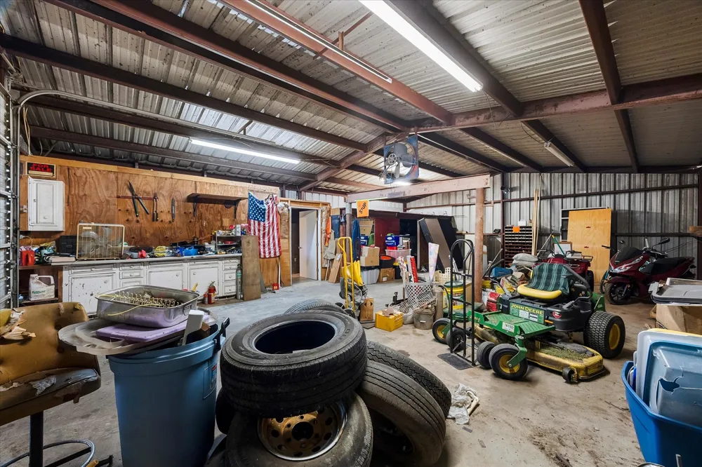 2210 County Road 1076 Celeste, TX 75423