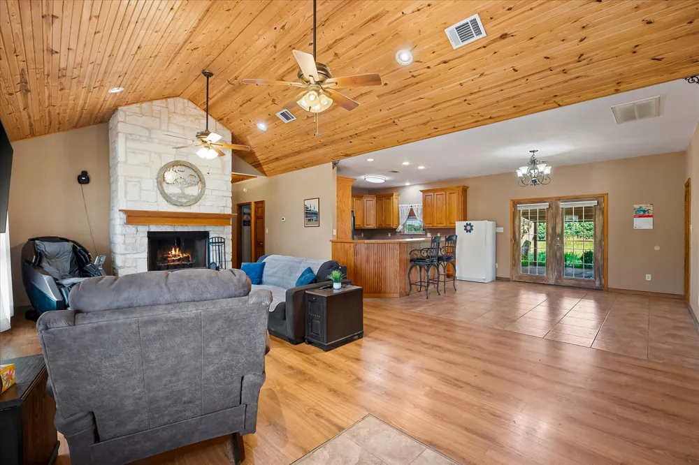 2210 County Road 1076 Celeste, TX 75423