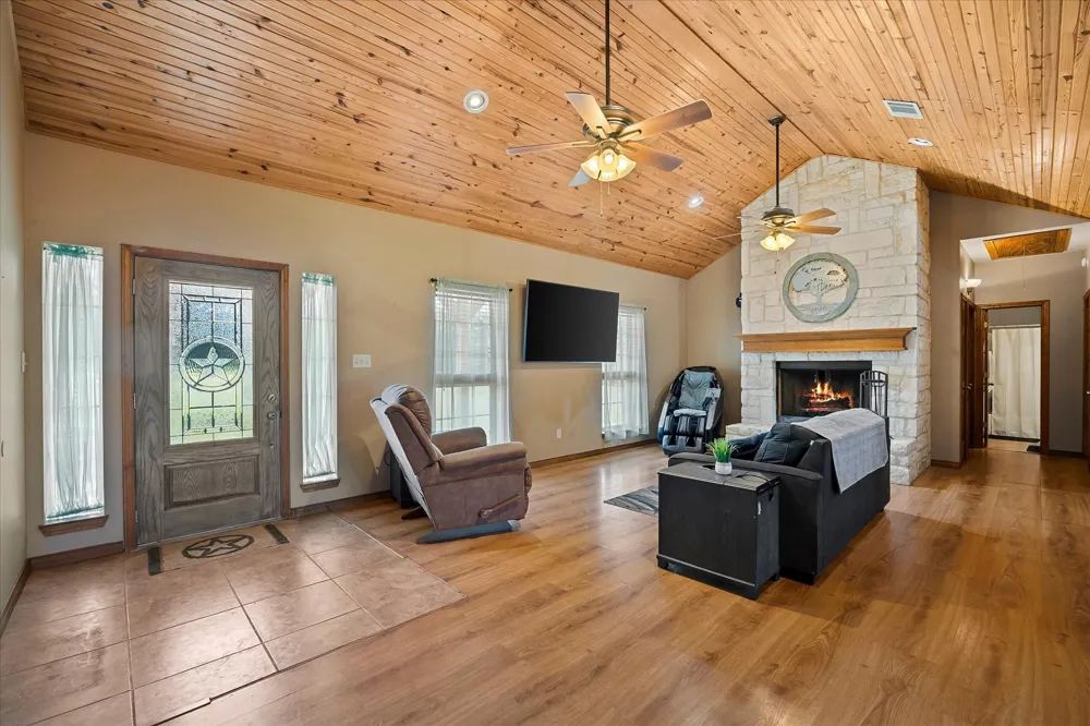 2210 County Road 1076 Celeste, TX 75423