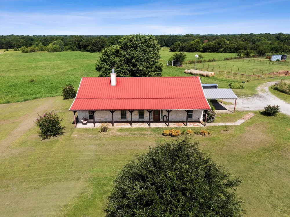 2210 County Road 1076 Celeste, TX 75423