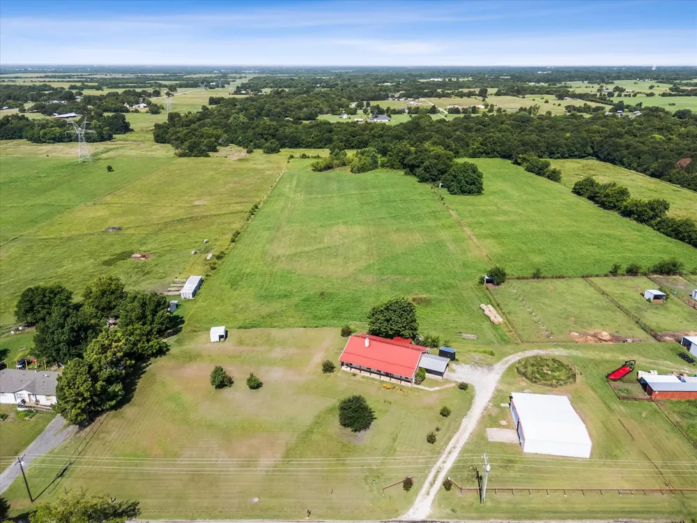 2210 County Road 1076 Celeste, TX 75423