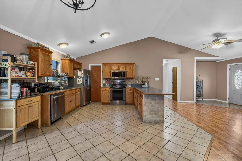 12281 County Road 2149 Kemp, TX 75143