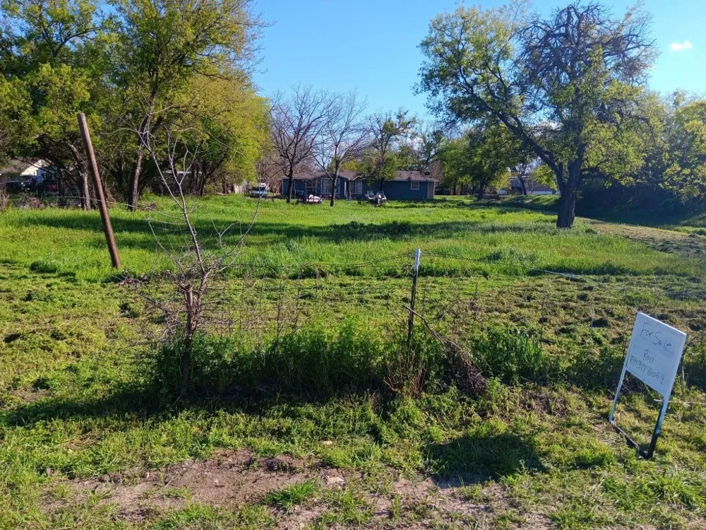 508 E College Avenue Comanche, TX 76442