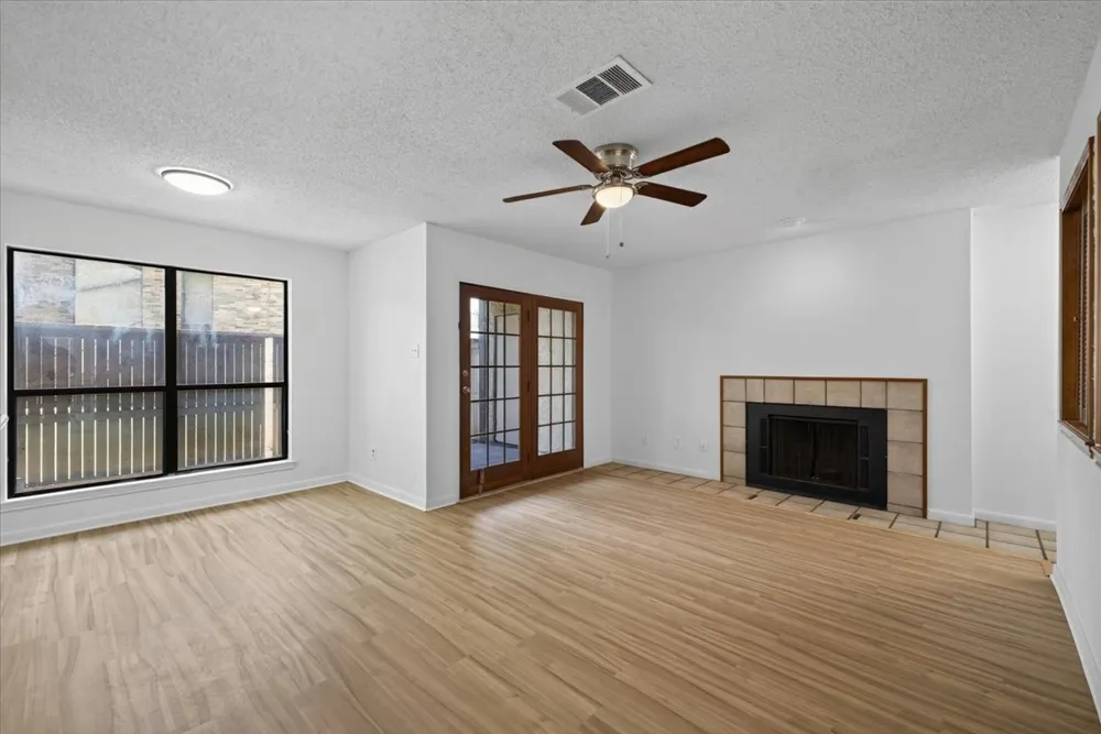 2103 Friendly Drive #3211 Arlington, TX 76011