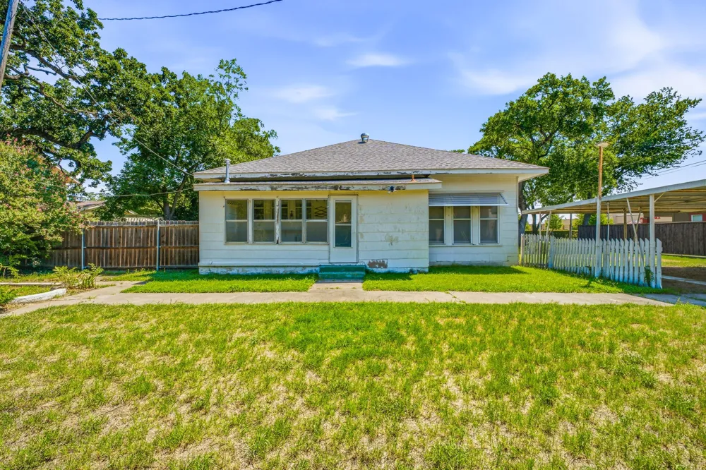 648 Belknap Street Stephenville, TX 76401