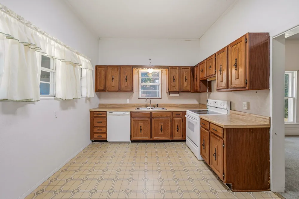 648 Belknap Street Stephenville, TX 76401