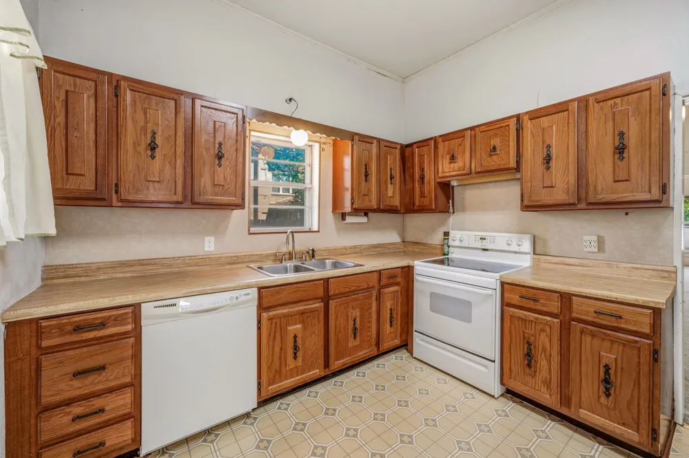 648 Belknap Street Stephenville, TX 76401