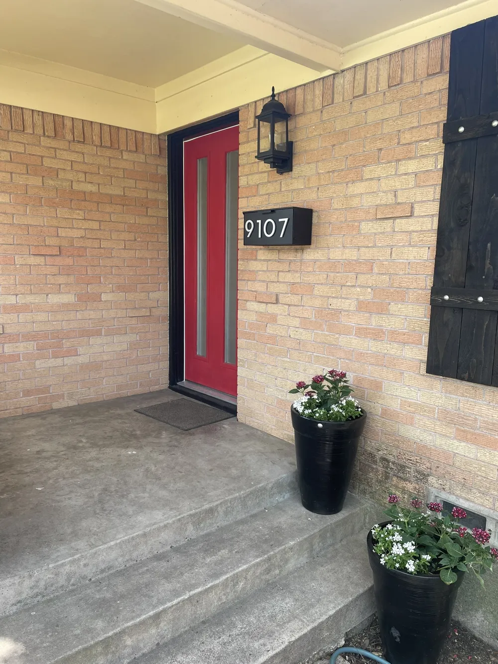 9107 Lindaro Lane Dallas, TX 75228