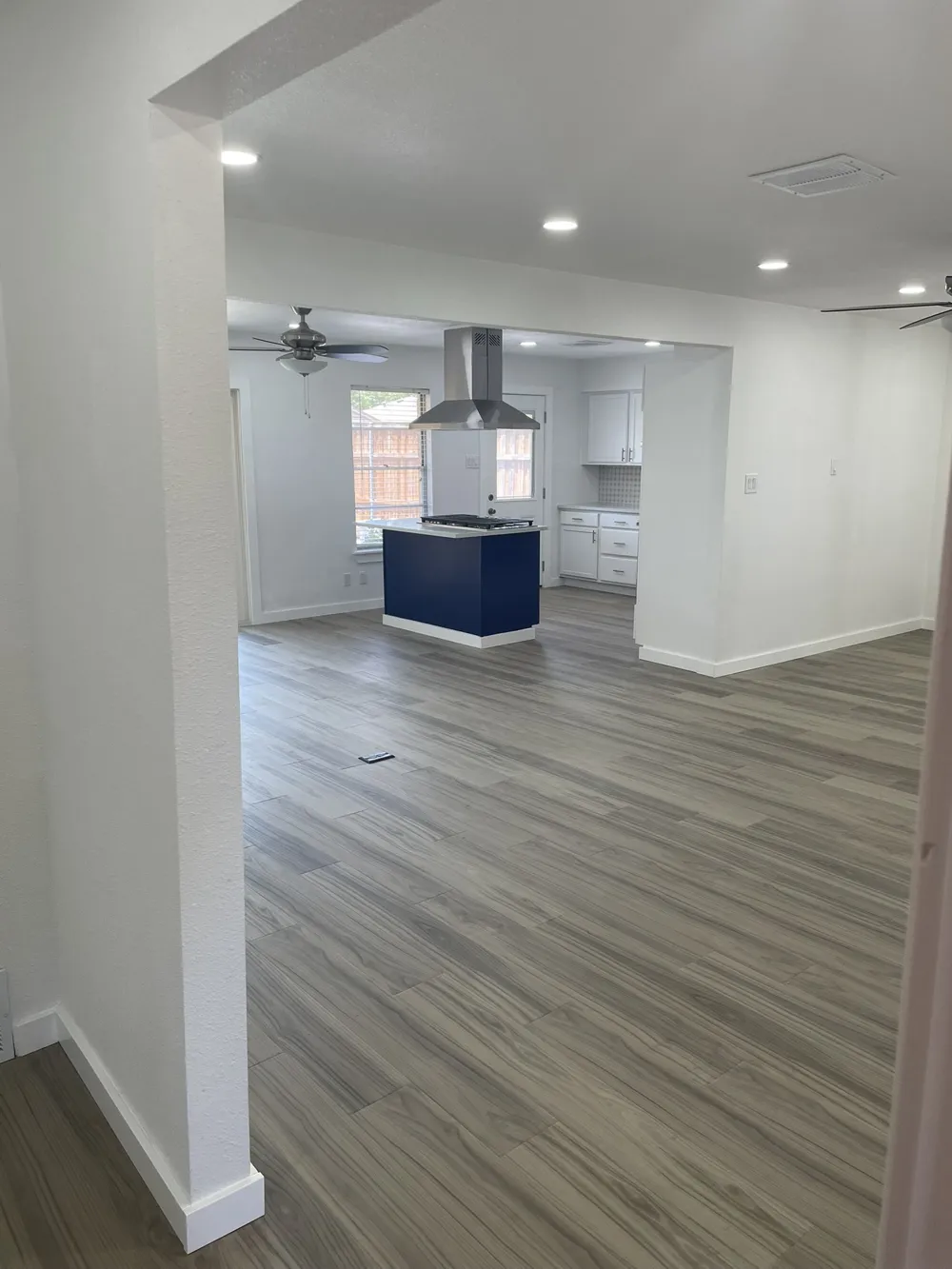 9107 Lindaro Lane Dallas, TX 75228