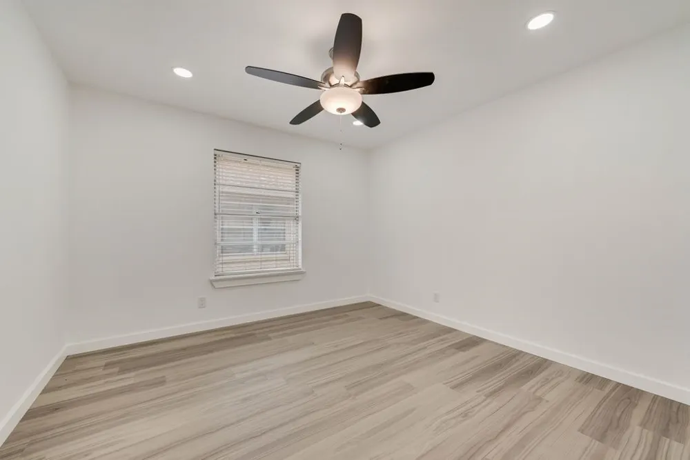 9107 Lindaro Lane Dallas, TX 75228
