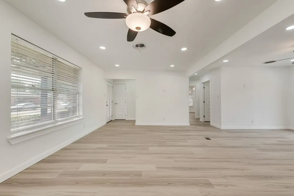 9107 Lindaro Lane Dallas, TX 75228