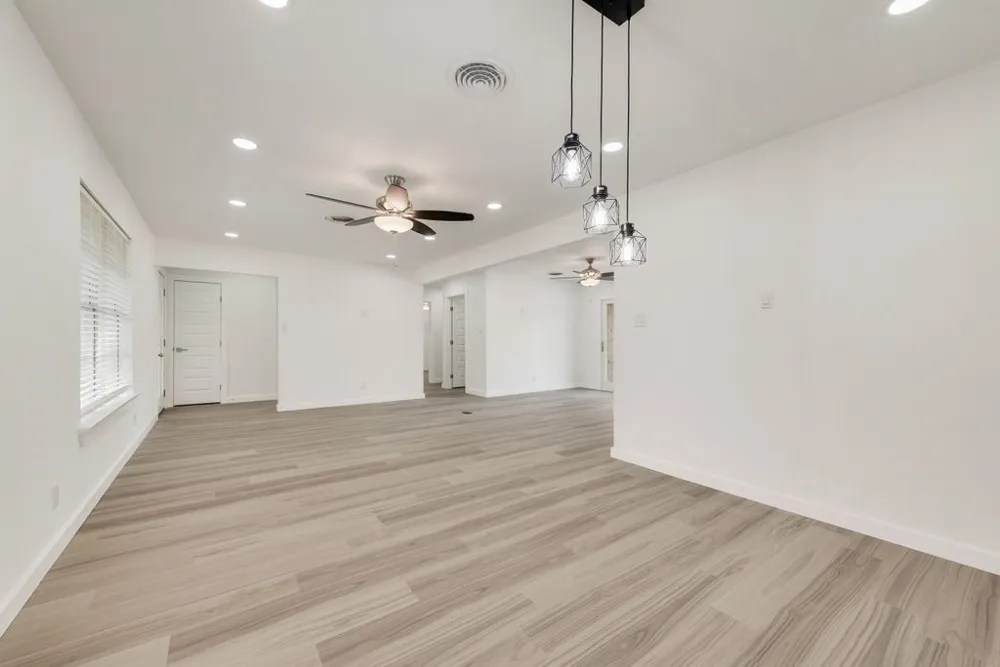9107 Lindaro Lane Dallas, TX 75228