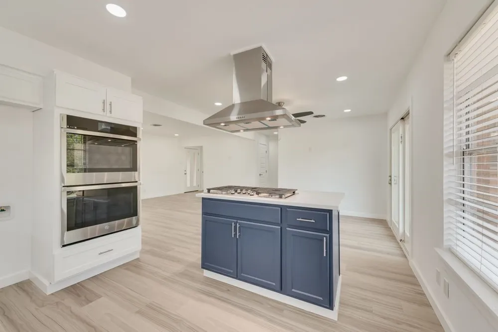 9107 Lindaro Lane Dallas, TX 75228