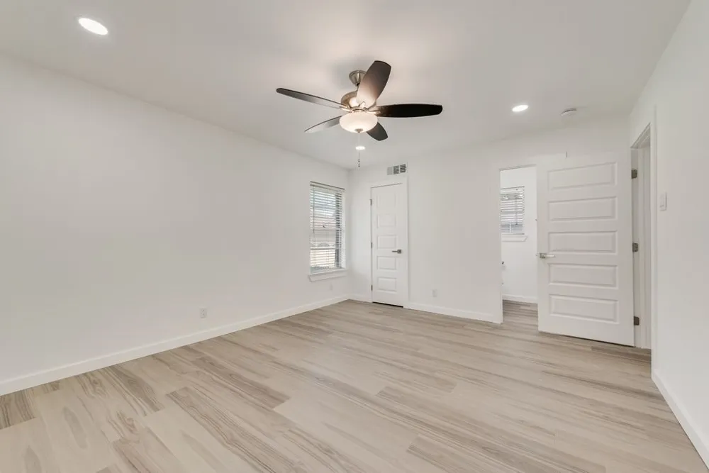 9107 Lindaro Lane Dallas, TX 75228