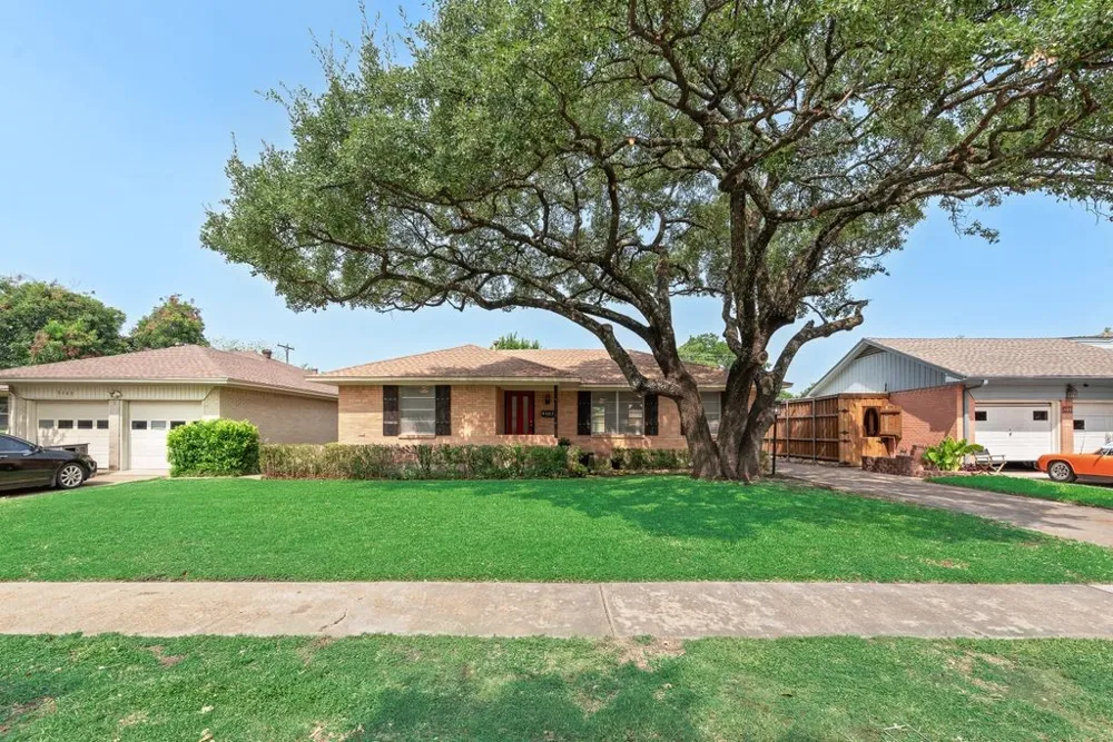 9107 Lindaro Lane Dallas, TX 75228