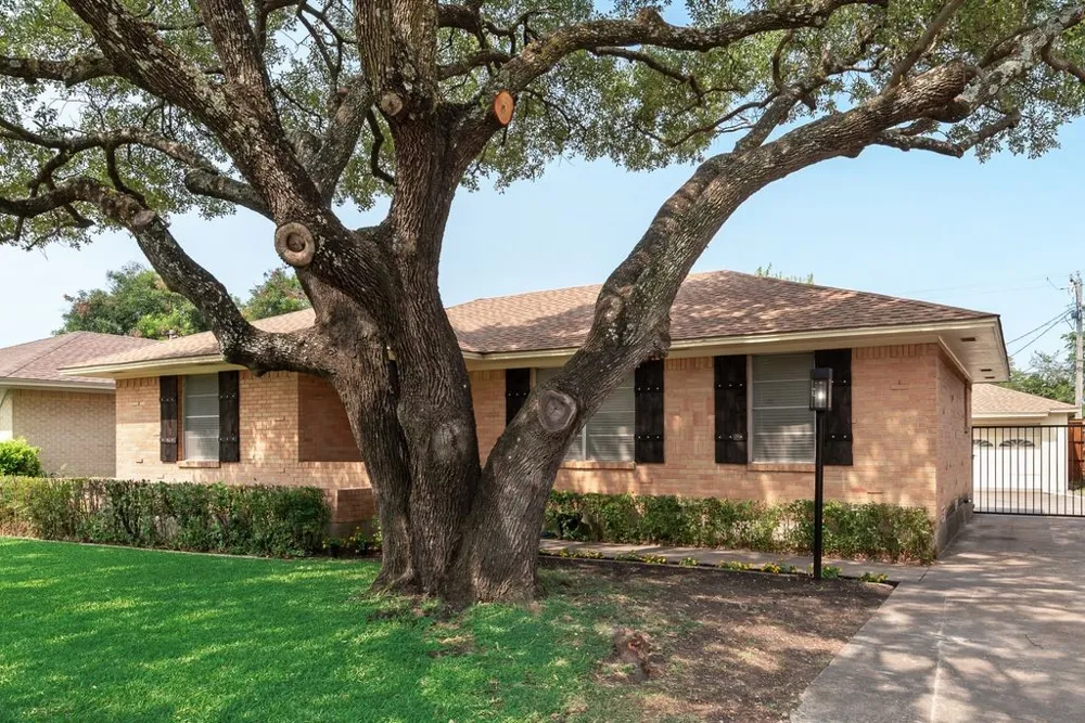 9107 Lindaro Lane Dallas, TX 75228