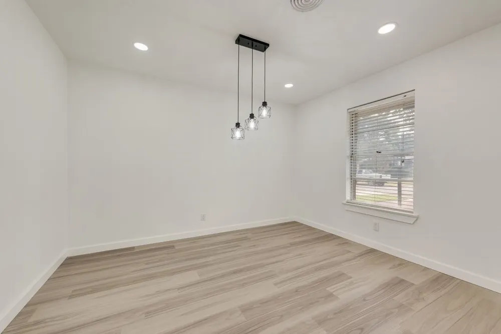9107 Lindaro Lane Dallas, TX 75228