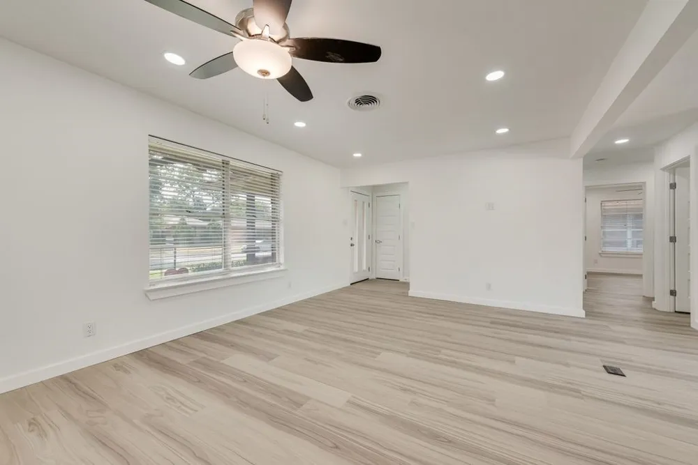 9107 Lindaro Lane Dallas, TX 75228