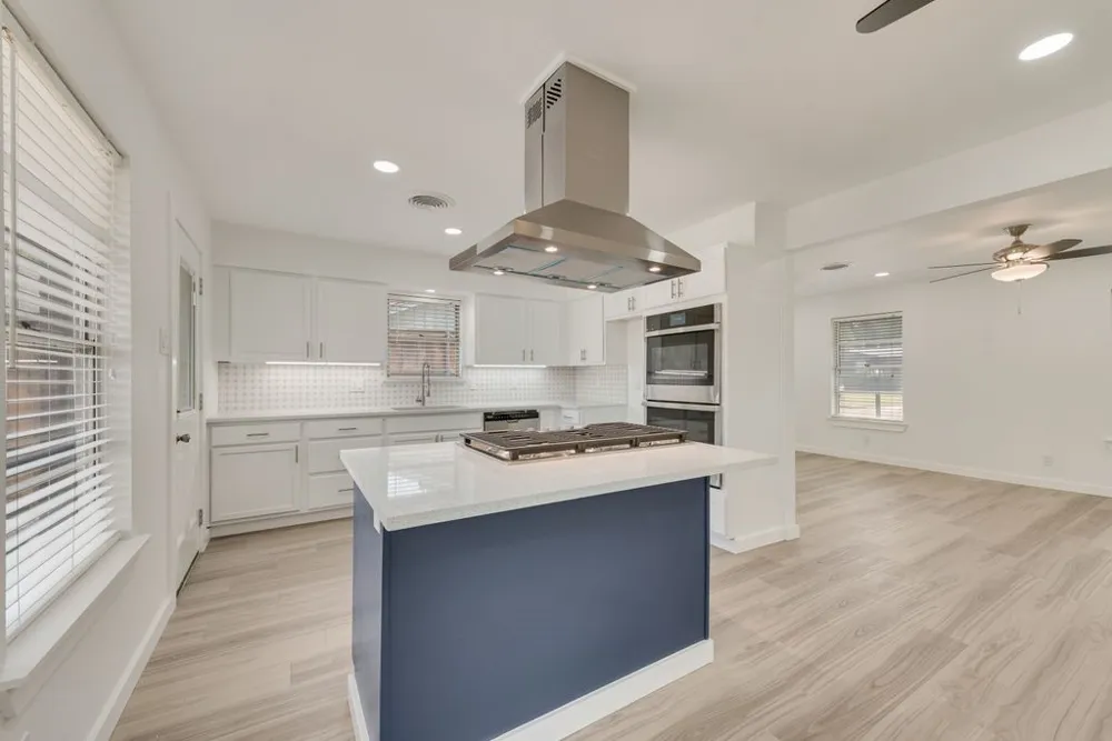 9107 Lindaro Lane Dallas, TX 75228