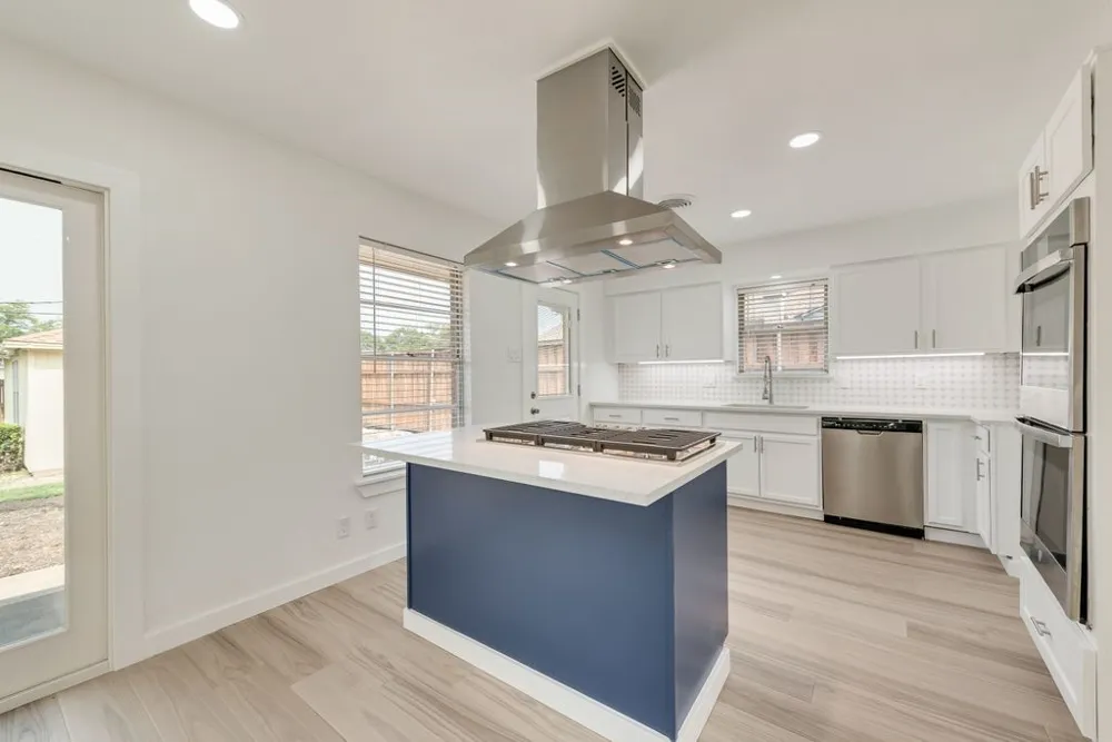 9107 Lindaro Lane Dallas, TX 75228