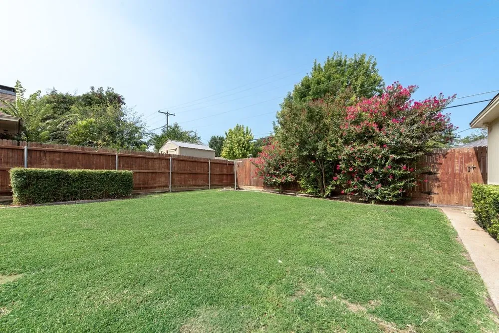 9107 Lindaro Lane Dallas, TX 75228