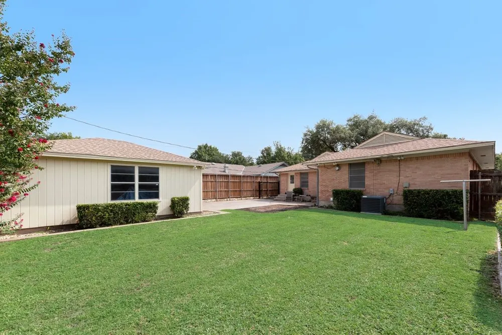 9107 Lindaro Lane Dallas, TX 75228