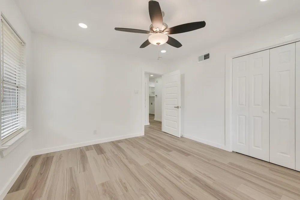 9107 Lindaro Lane Dallas, TX 75228