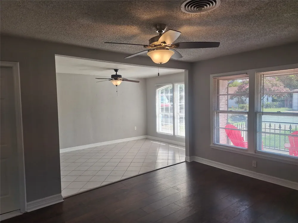1225 Harrison Lane Hurst, TX 76053