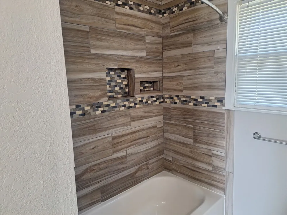 1225 Harrison Lane Hurst, TX 76053