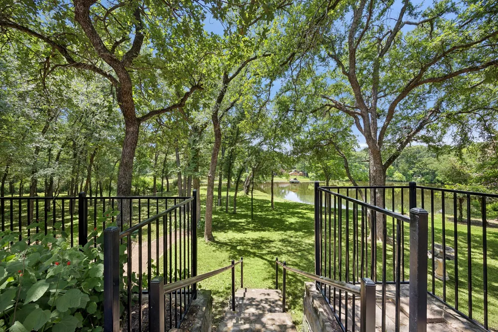 939 Garnet Cove Oak Point, TX 75068