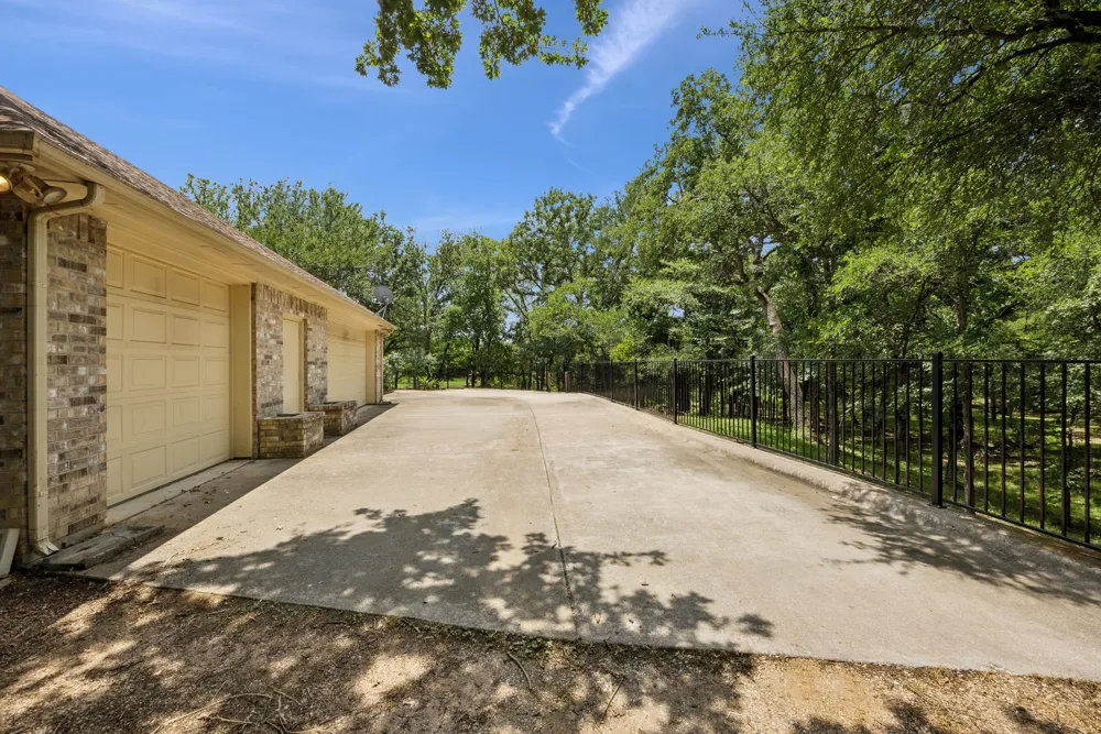 939 Garnet Cove Oak Point, TX 75068