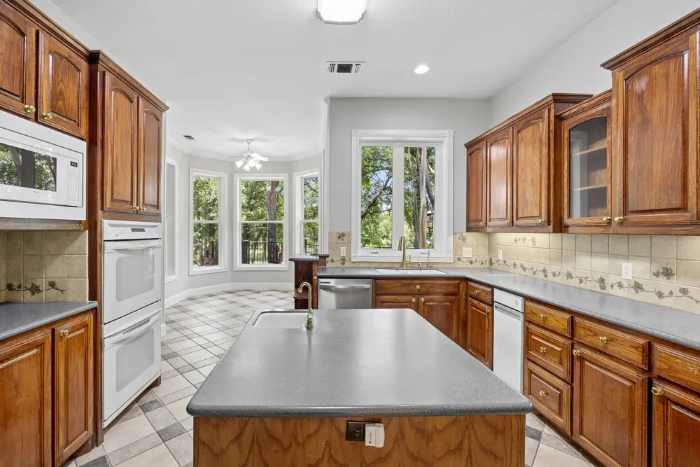 939 Garnet Cove Oak Point, TX 75068