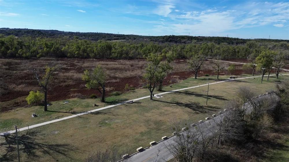 2800 E Lake Drive Weatherford, TX 76087