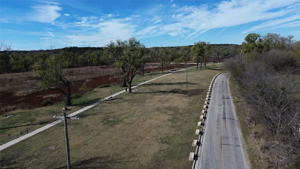2800 E Lake Drive Weatherford, TX 76087