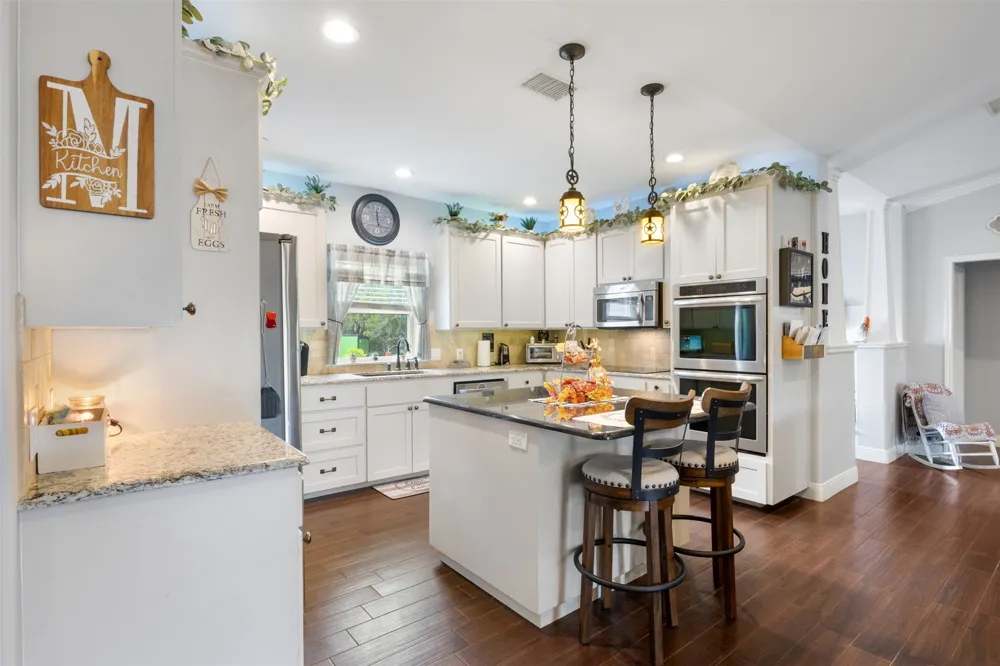 141 Eagle Point Cove Kingsland, TX 78639