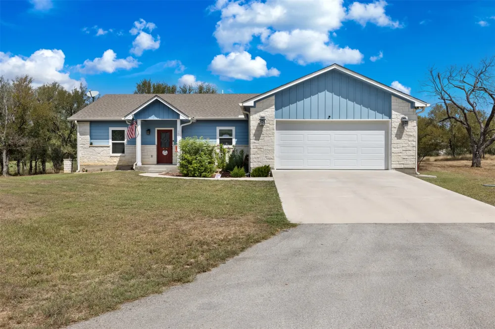 141 Eagle Point Cove Kingsland, TX 78639