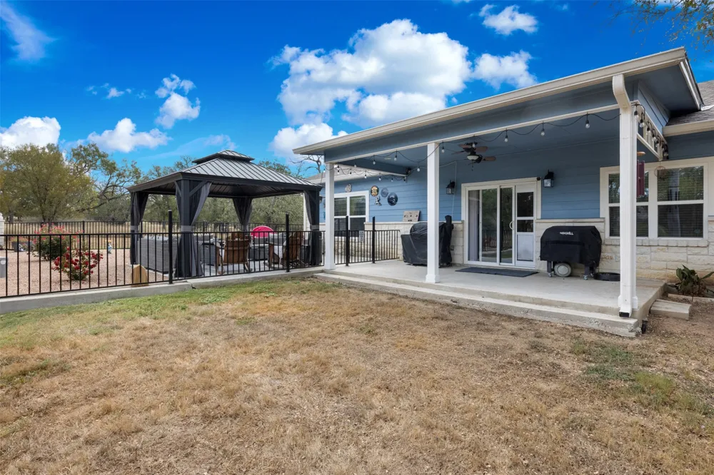 141 Eagle Point Cove Kingsland, TX 78639