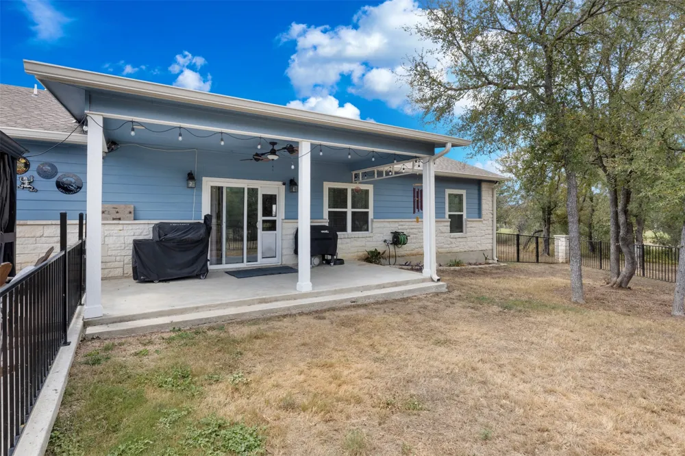141 Eagle Point Cove Kingsland, TX 78639