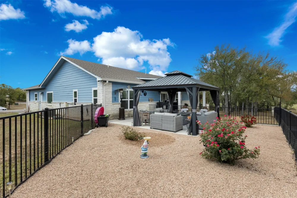 141 Eagle Point Cove Kingsland, TX 78639
