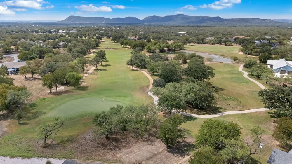 141 Eagle Point Cove Kingsland, TX 78639