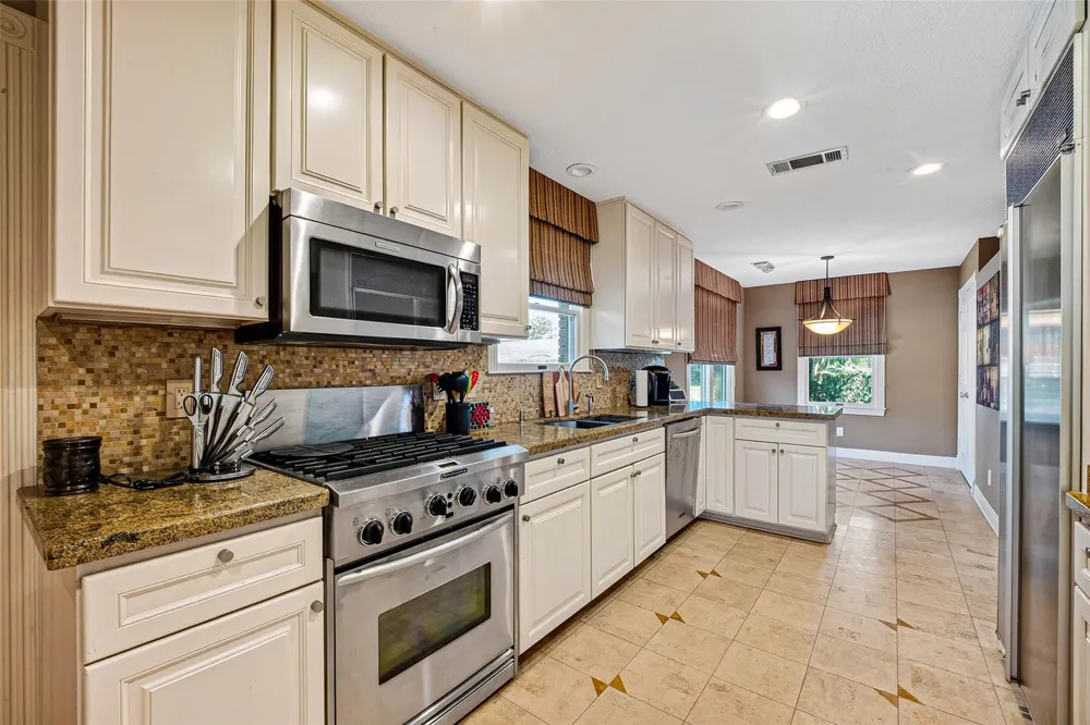 2406 Tannehill Drive Houston, TX 77008