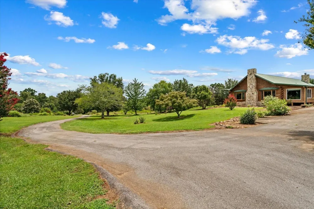 315 Woody Road NW Adairsville, GA 30103