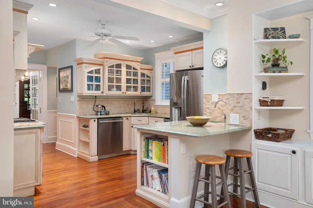 62 SOUTHGATE AVENUE Annapolis, MD 21401