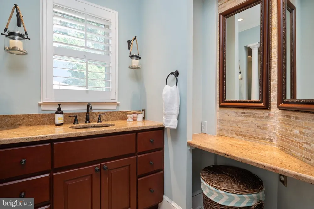 62 SOUTHGATE AVENUE Annapolis, MD 21401