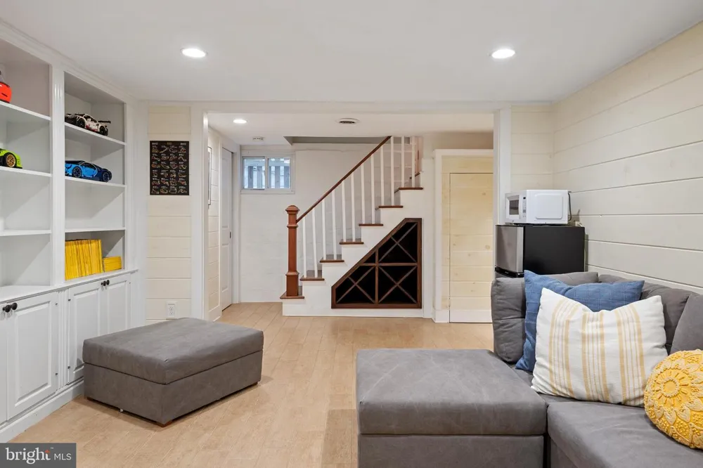 62 SOUTHGATE AVENUE Annapolis, MD 21401