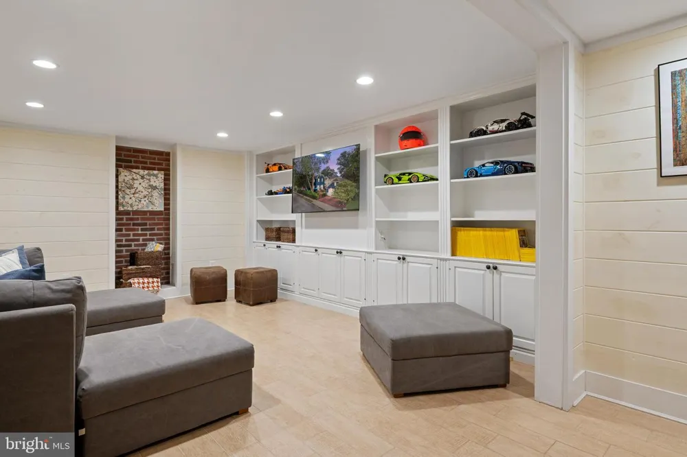 62 SOUTHGATE AVENUE Annapolis, MD 21401