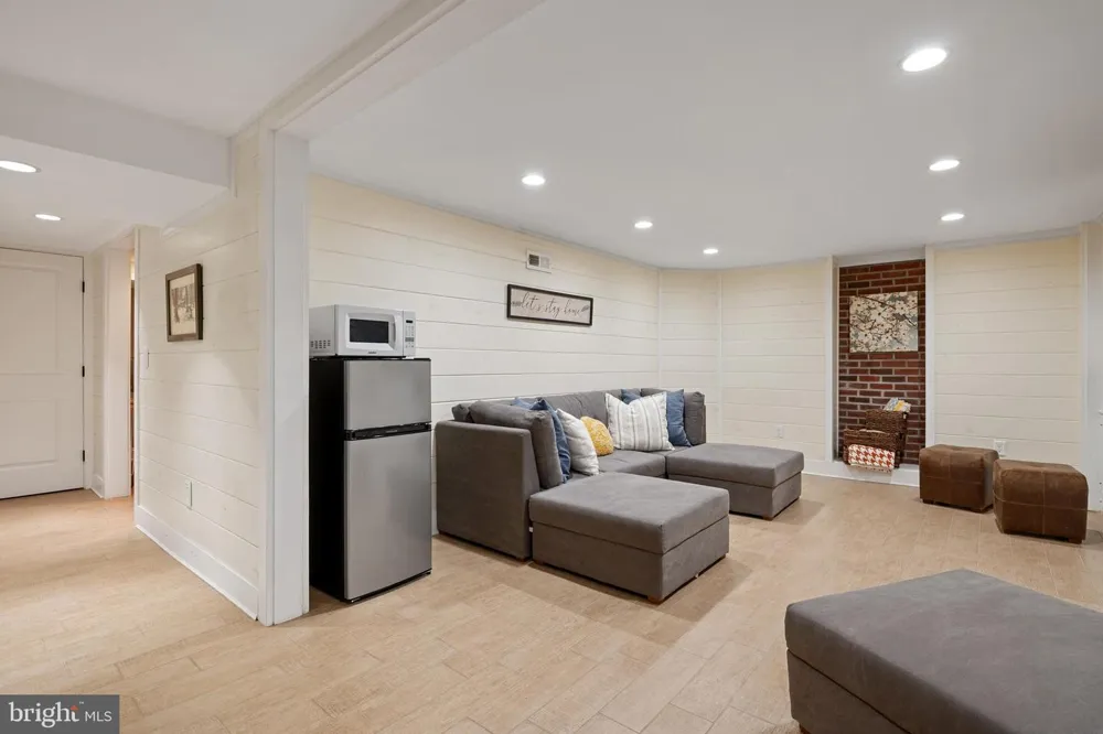 62 SOUTHGATE AVENUE Annapolis, MD 21401