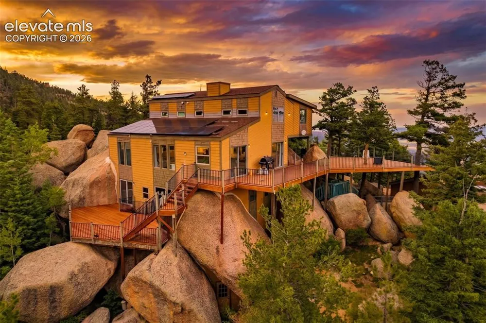 6125 Hilton Road Manitou Springs, CO 80829